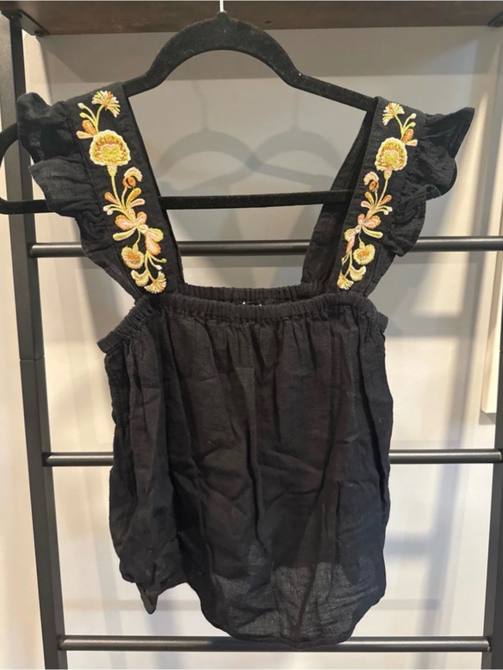 Madewell Women's Black Floral Embroidered Ruffle Strap Top